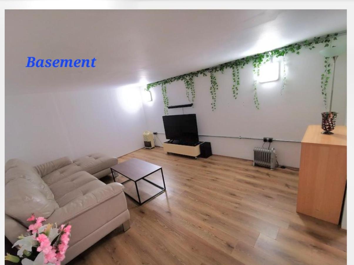 4 Sleeps And Travel Cot- Close To Beach And Restaurants Bornemouth Extérieur photo
