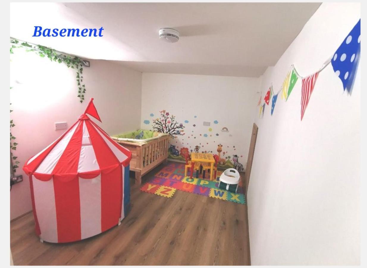 4 Sleeps And Travel Cot- Close To Beach And Restaurants Bornemouth Extérieur photo