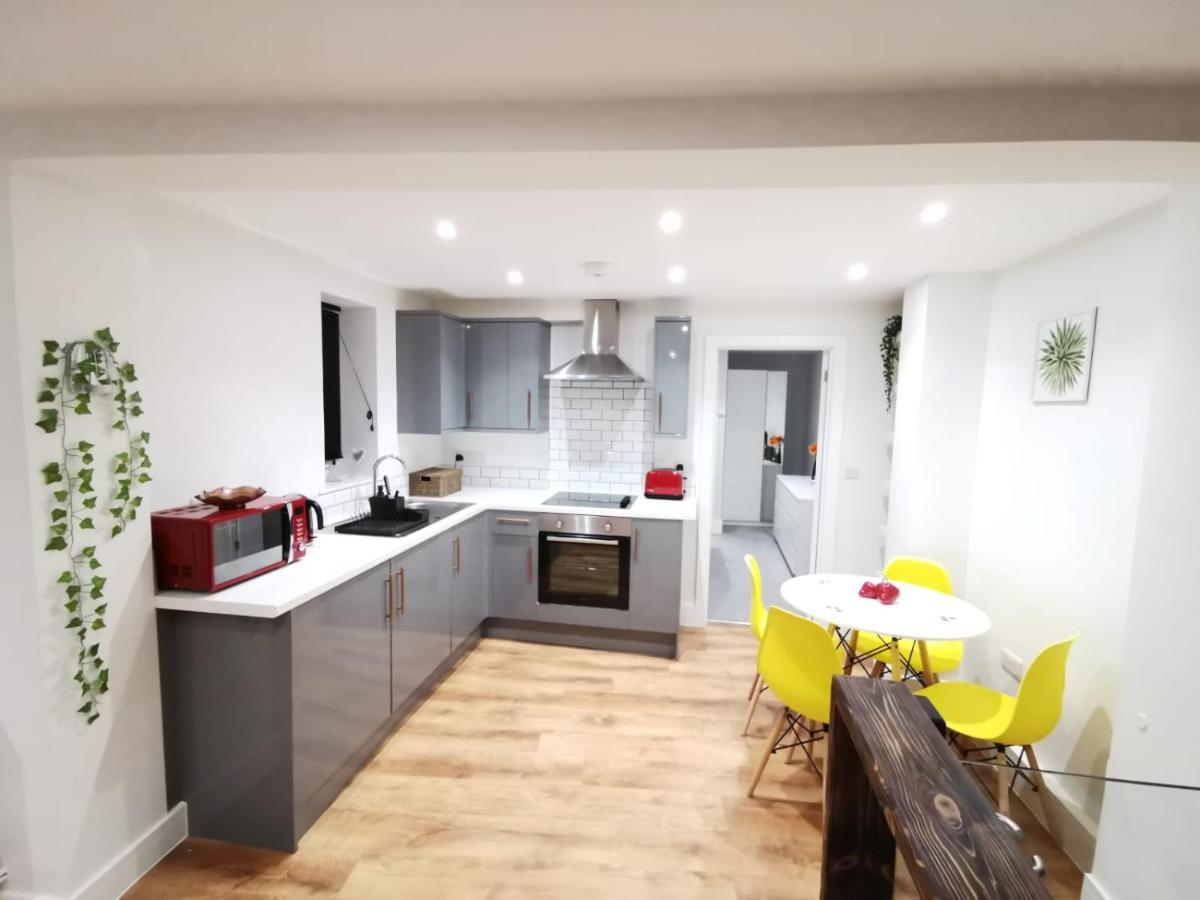 4 Sleeps And Travel Cot- Close To Beach And Restaurants Bornemouth Extérieur photo